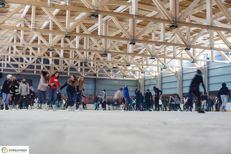 Jégdiszkó Nyíregyházán - fotó Szarka Lajos