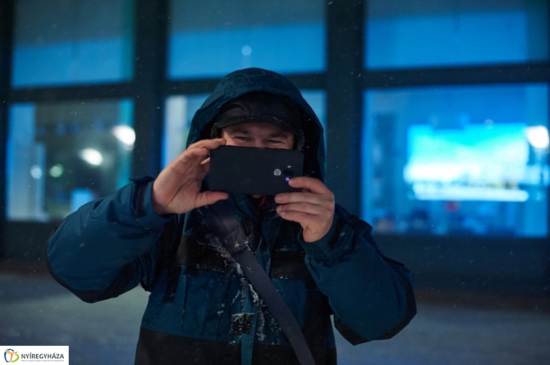 Esti belváros hóesésben - Szarka Lajos