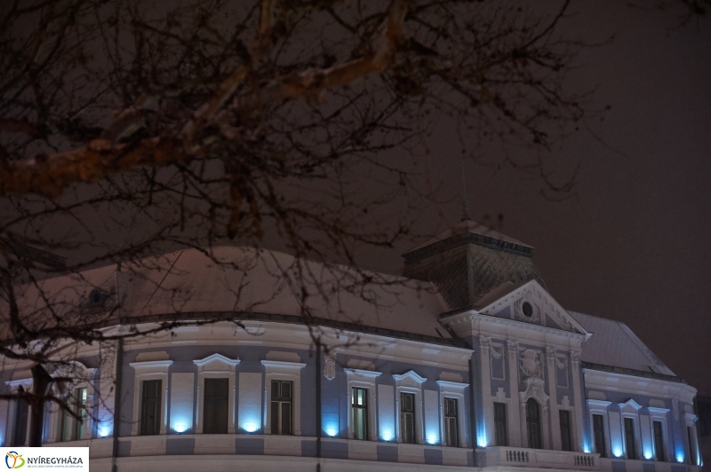 Esti belváros hóesésben - Szarka Lajos