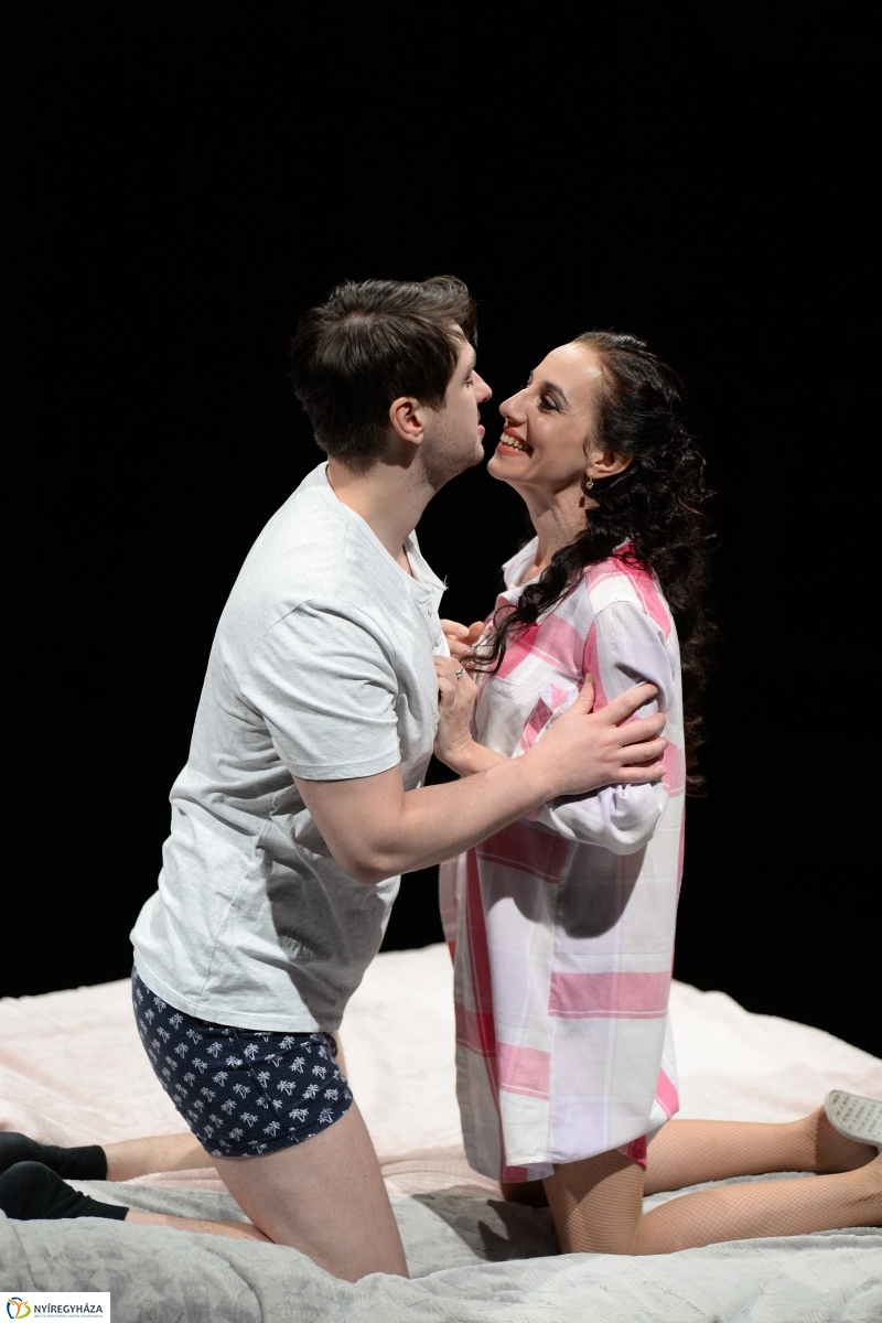 A rózsák háborúja - fotó Trifonov Éva