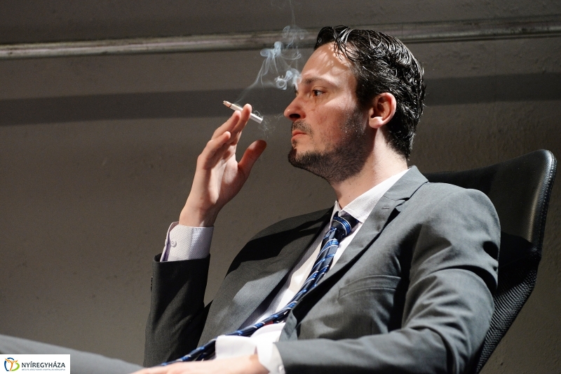 A rózsák háborúja - fotó Trifonov Éva