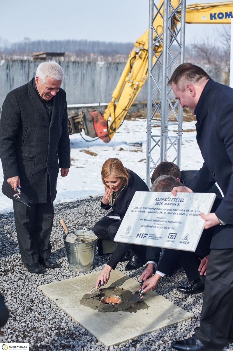 Nyugati elkerülő út alapkőletétele - fotó Szarka Lajos