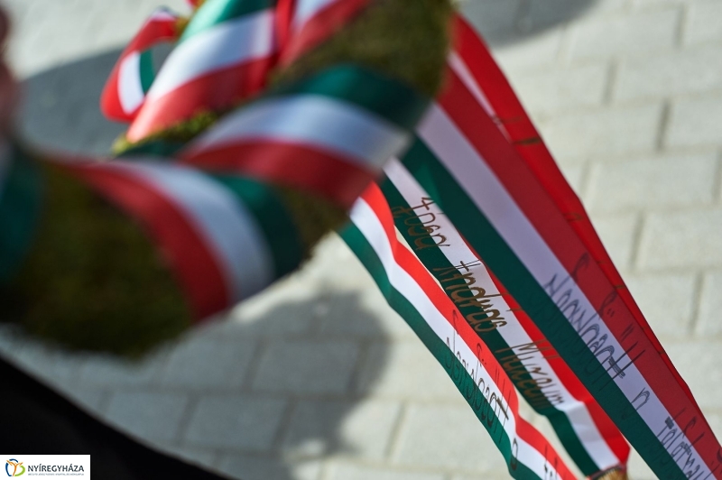 Megemlékező koszorúzások - fotó Szarka Lajos