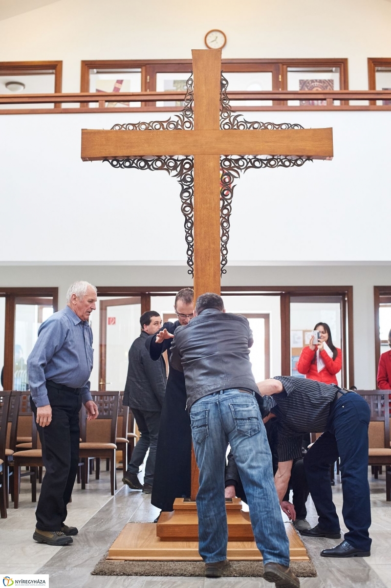 Missziós kereszt Nyíregyházán - fotó Szarka Lajos