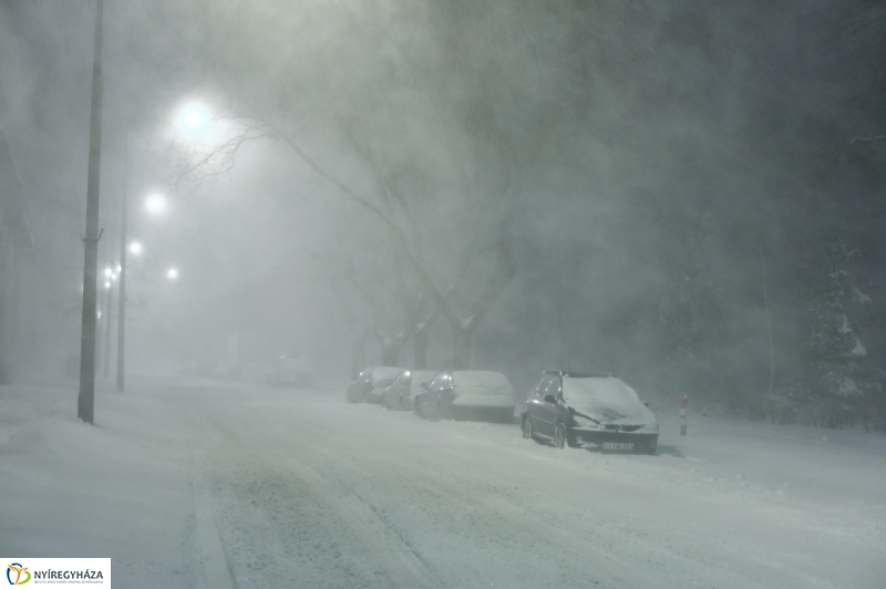 Tél a tavaszban éjfél után - fotó Szarka Lajos