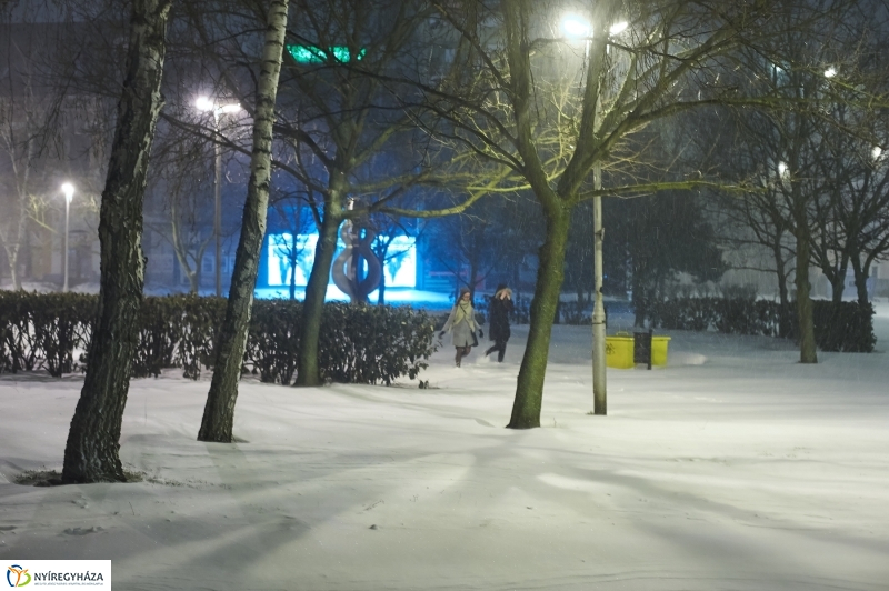 Tél a tavaszban éjfél után - fotó Szarka Lajos