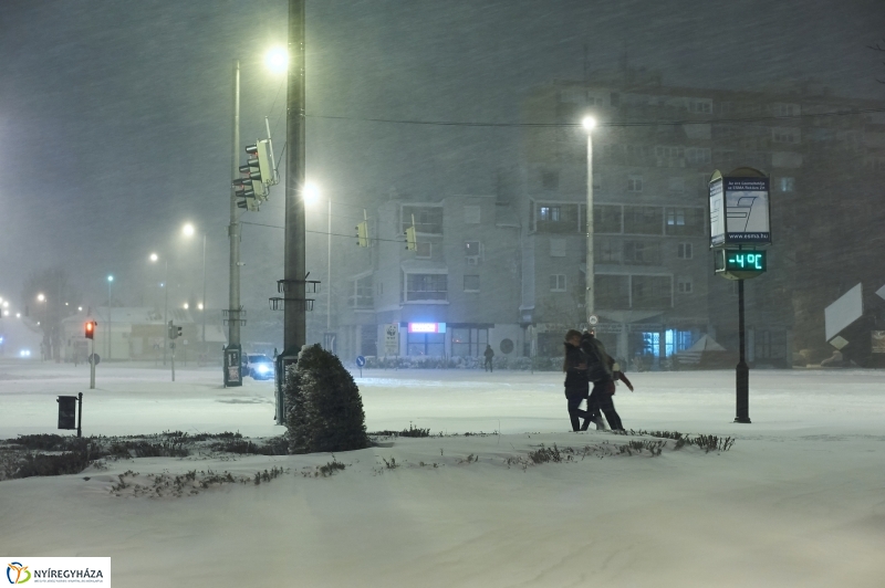Tél a tavaszban éjfél után - fotó Szarka Lajos