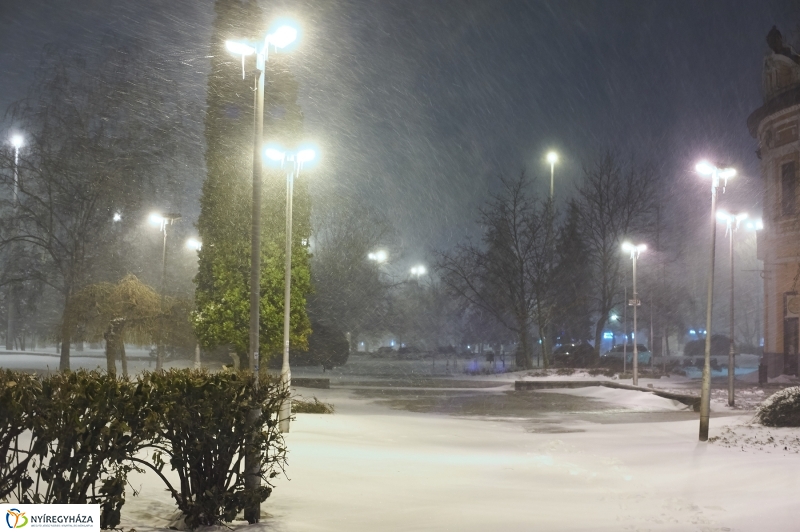 Tél a tavaszban éjfél után - fotó Szarka Lajos