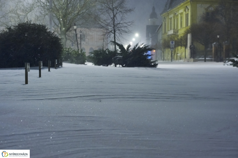 Tél a tavaszban éjfél után - fotó Szarka Lajos