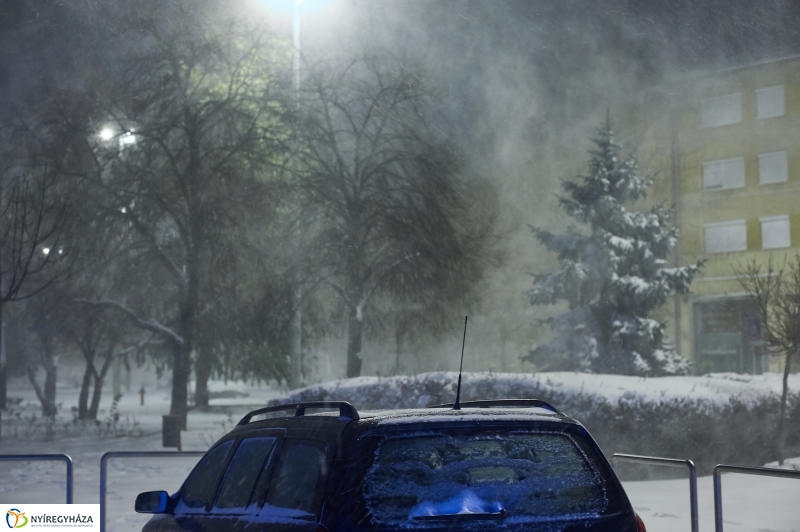 Tél a tavaszban éjfél után - fotó Szarka Lajos