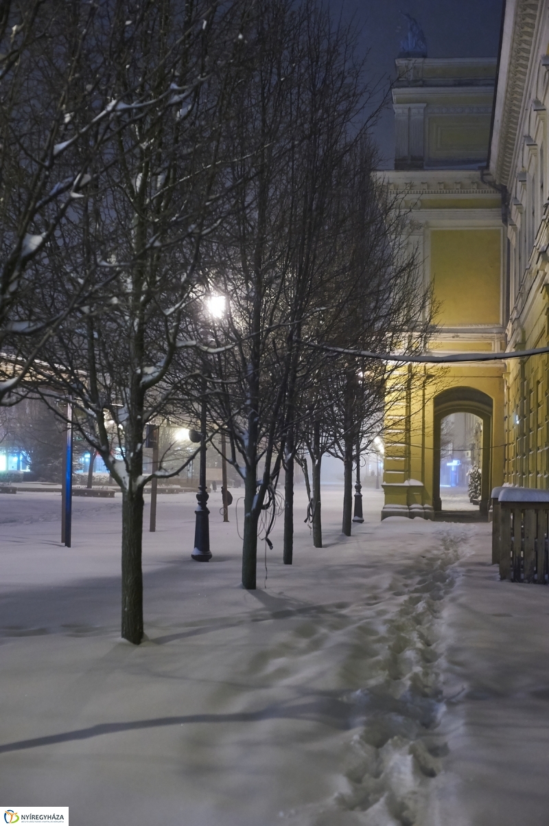 Tél a tavaszban éjfél után - fotó Szarka Lajos