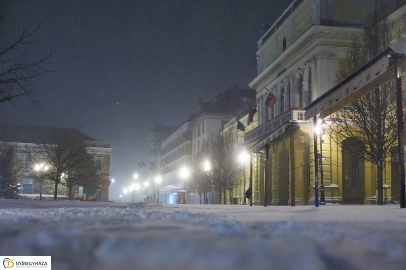 Tél a tavaszban éjfél után - fotó Szarka Lajos