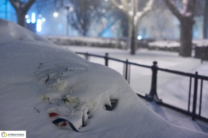 Tél a tavaszban éjfél után - fotó Szarka Lajos