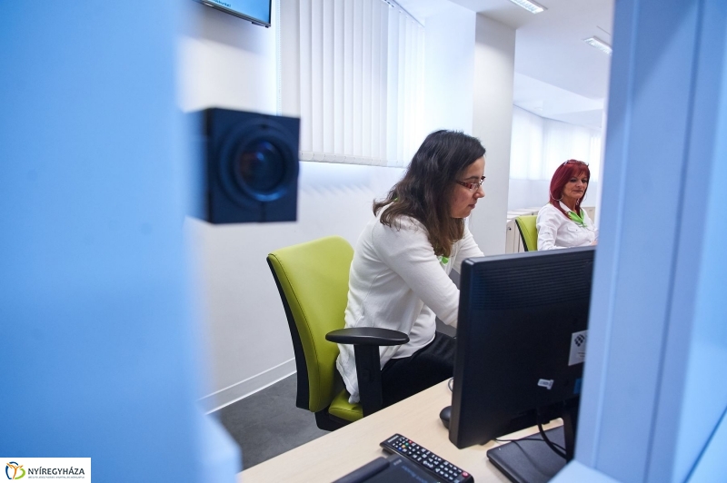 Kormányablak átadás a vasútállomáson - fotó Szarka Lajos