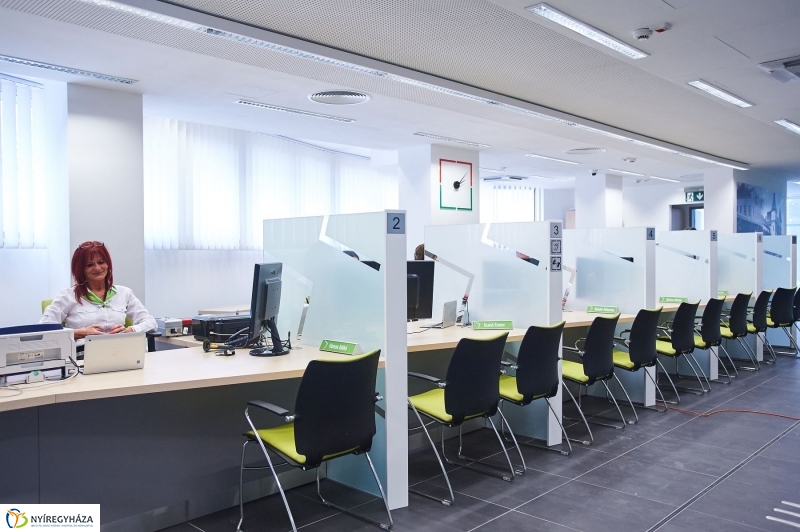 Kormányablak átadás a vasútállomáson - fotó Szarka Lajos