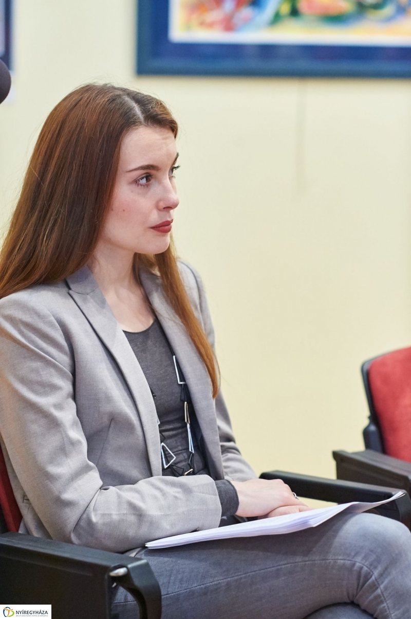 Irodalmi barangolások könyvbemutató - fotó Szarka Lajos