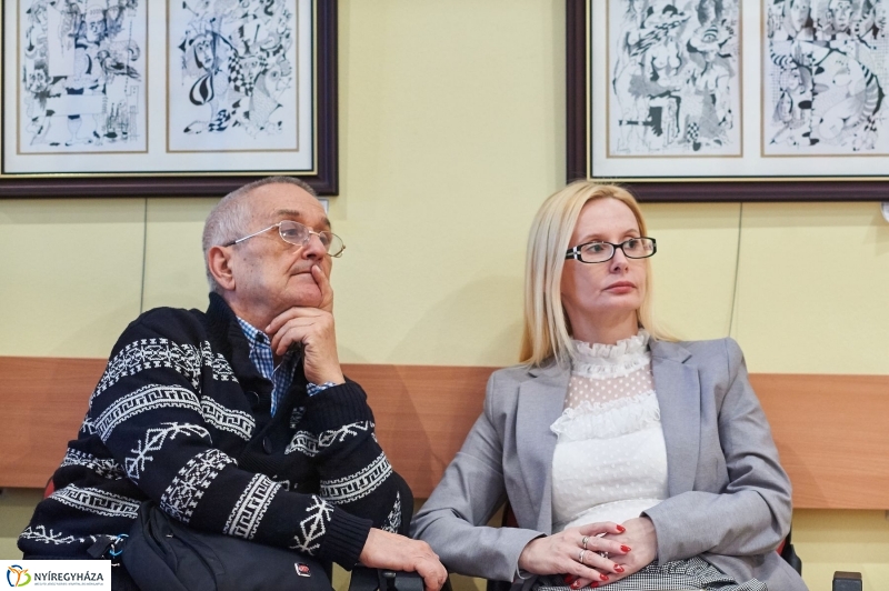 Irodalmi barangolások könyvbemutató - fotó Szarka Lajos