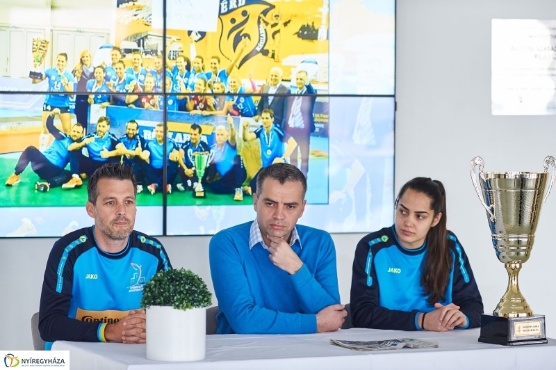 Kupagyőztes a női röpi - fotó Szarka Lajos