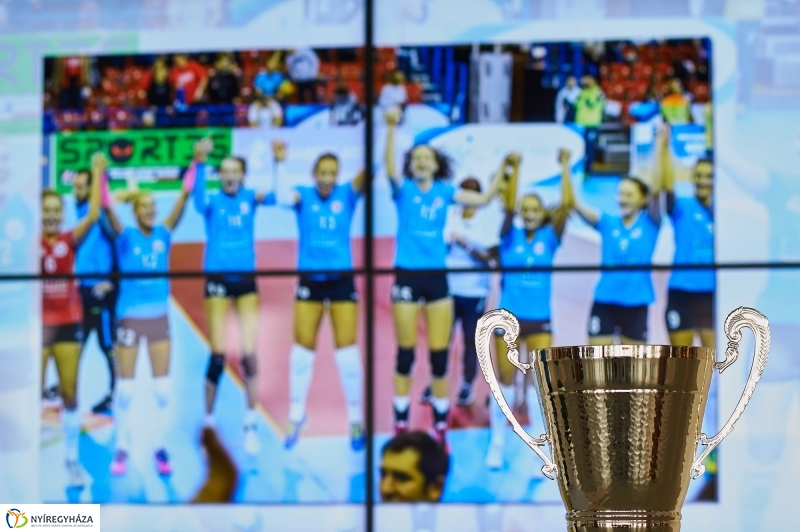 Kupagyőztes a női röpi - fotó Szarka Lajos