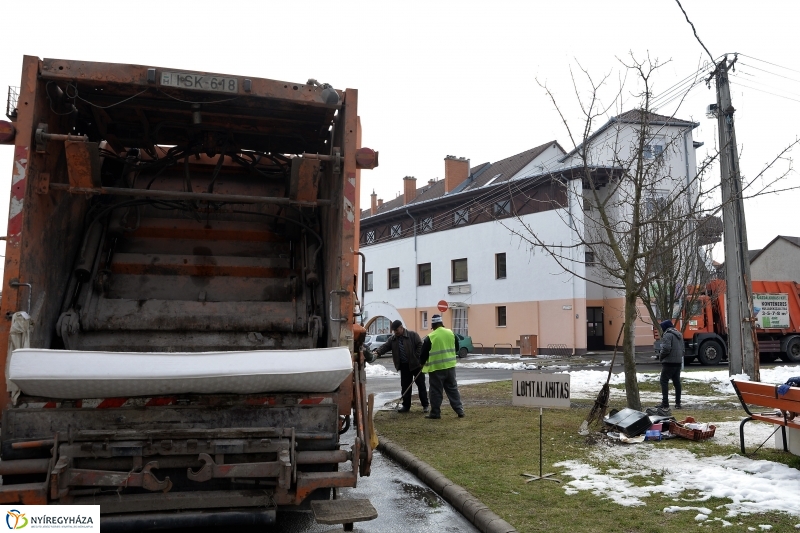 Lomtalanítás Nyíregyházán - fotó Trifonov Éva