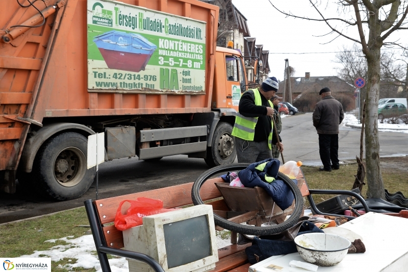 Lomtalanítás Nyíregyházán - fotó Trifonov Éva