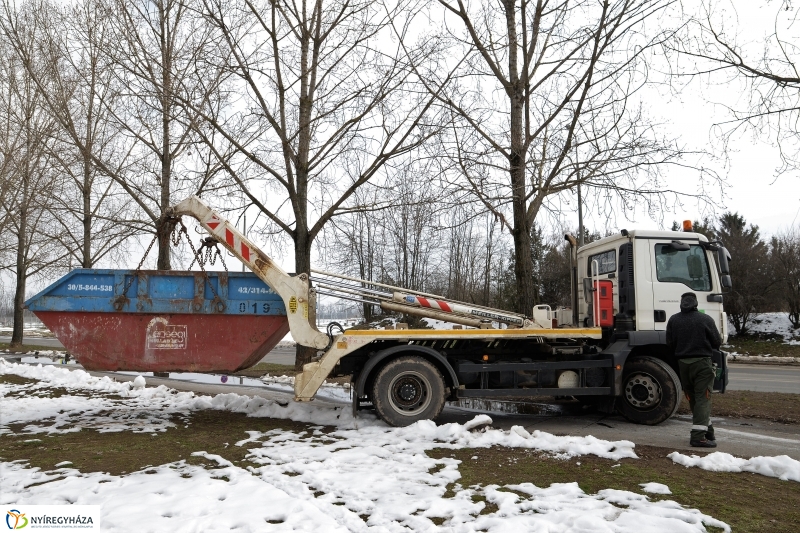 Lomtalanítás Nyíregyházán - fotó Trifonov Éva