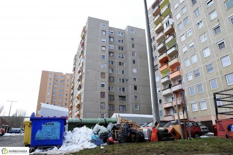 Lomtalanítás Nyíregyházán - fotó Trifonov Éva