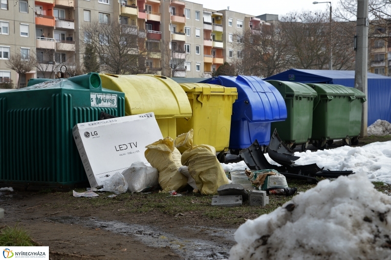 Lomtalanítás Nyíregyházán - fotó Trifonov Éva