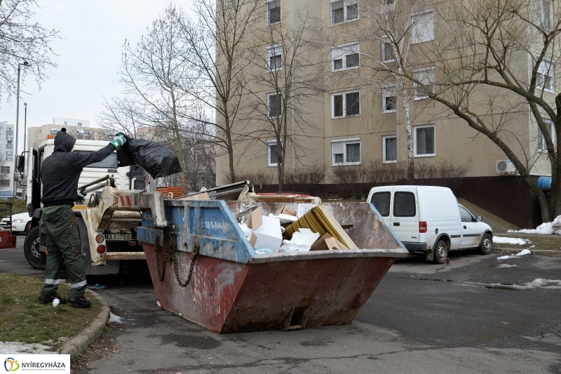 Lomtalanítás Nyíregyházán - fotó Trifonov Éva