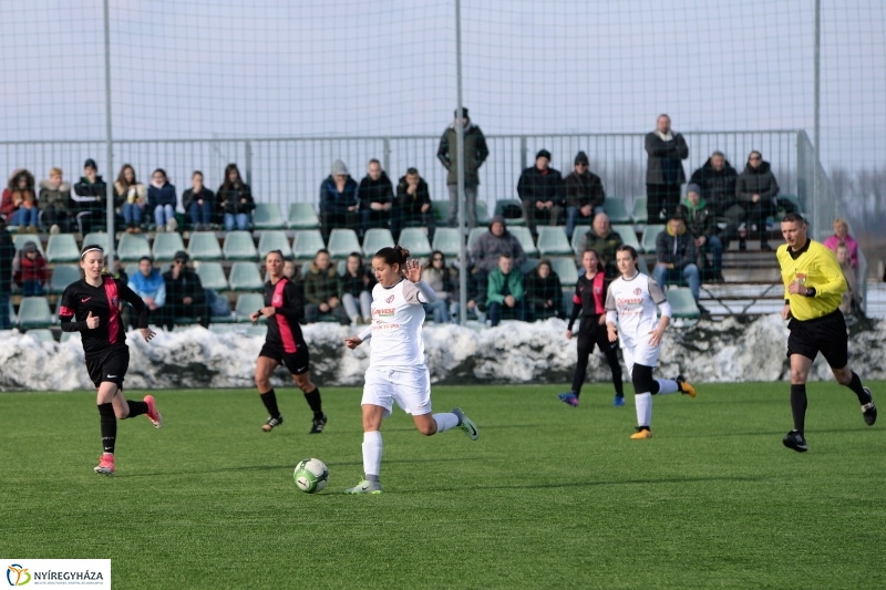 Városi derbi a női focistáknál - fotó Trifonov Éva