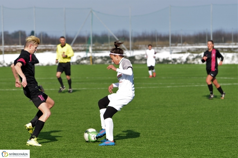 Városi derbi a női focistáknál - fotó Trifonov Éva