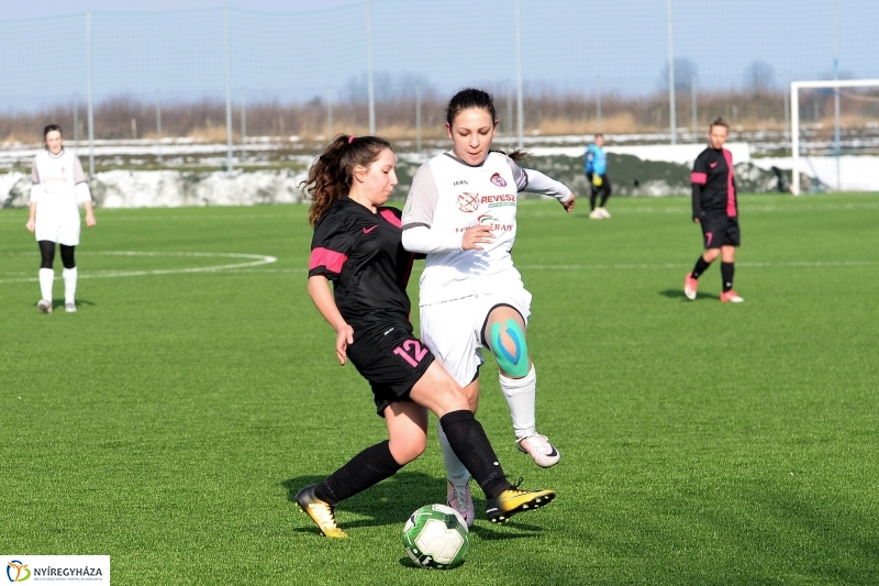 Városi derbi a női focistáknál - fotó Trifonov Éva