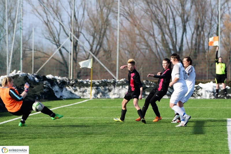 Városi derbi a női focistáknál - fotó Trifonov Éva