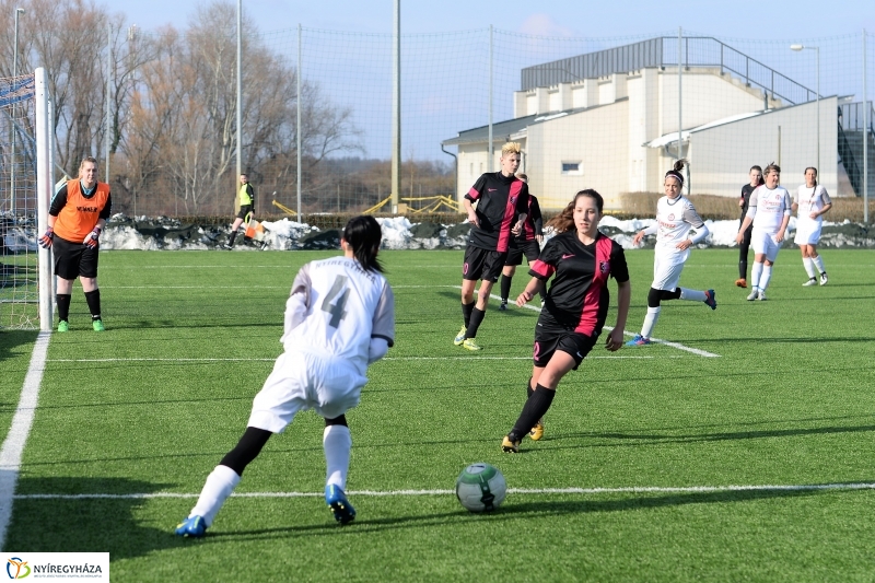 Városi derbi a női focistáknál - fotó Trifonov Éva