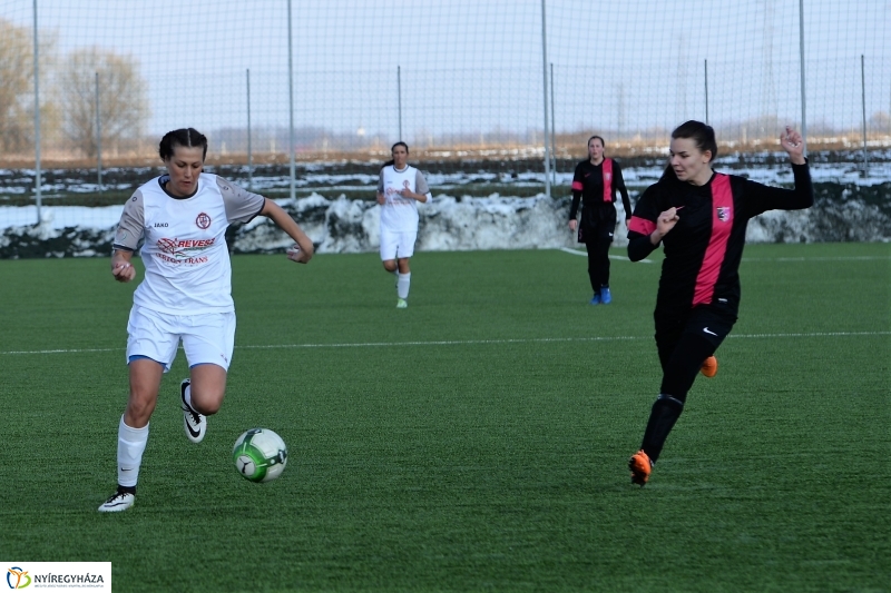 Városi derbi a női focistáknál - fotó Trifonov Éva