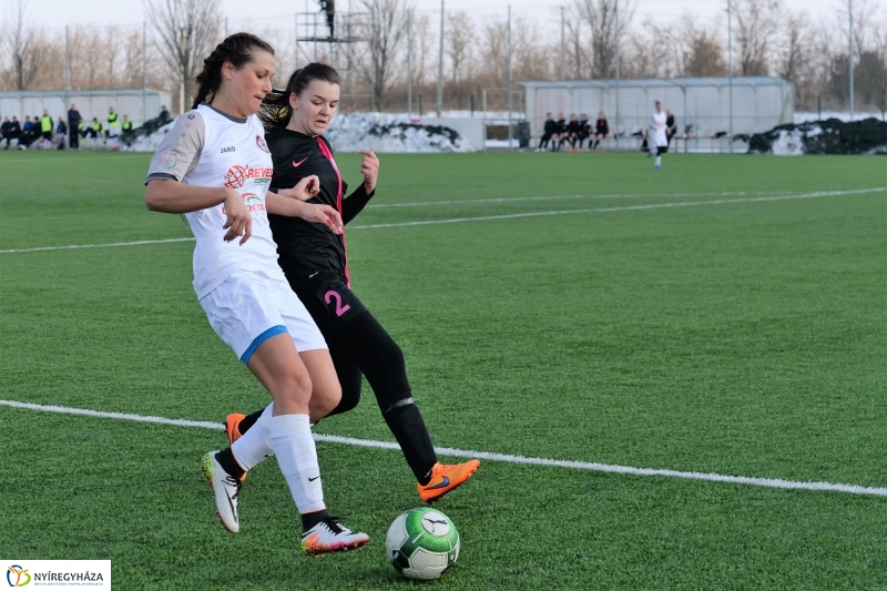 Városi derbi a női focistáknál - fotó Trifonov Éva