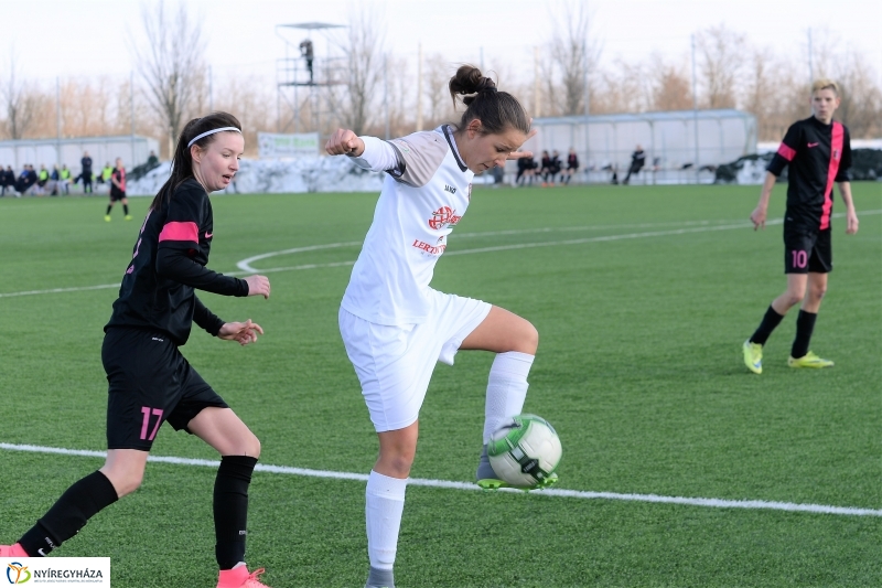 Városi derbi a női focistáknál - fotó Trifonov Éva
