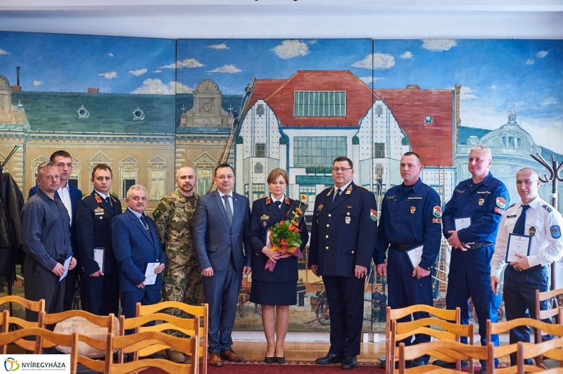 Elismerések a helyzetelemző értekezleten - fotó Szarka Lajos