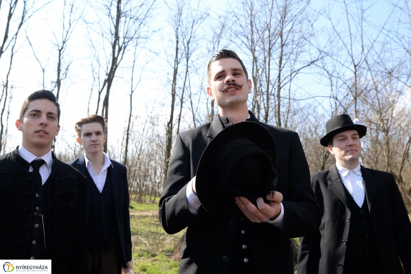 A Szabolcs Néptáncegyüttes húsvéti locsolkodása - fotó Trifonov Éva