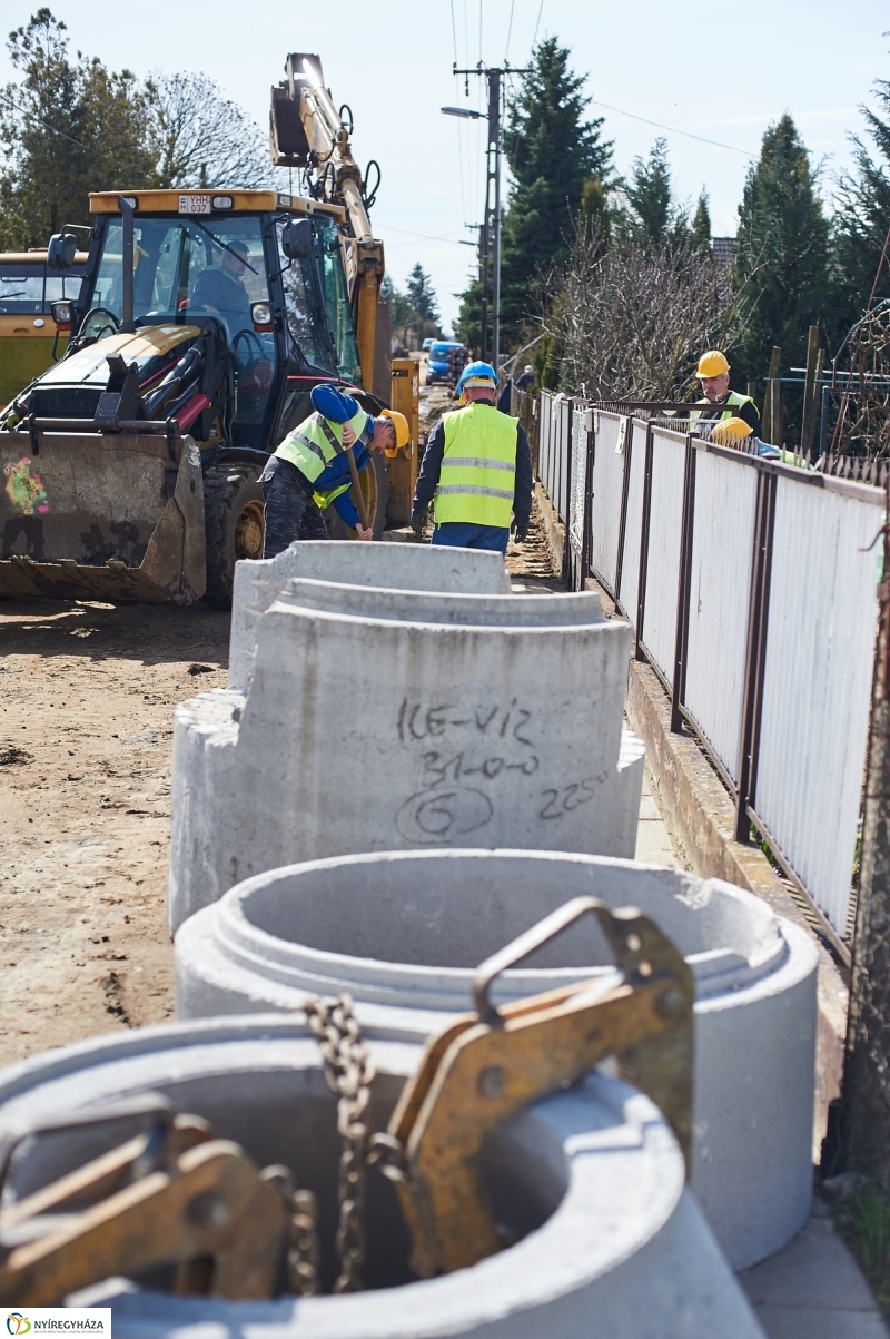 Helyszíni bejárás a Füzes utcán - fotó Szarka Lajos