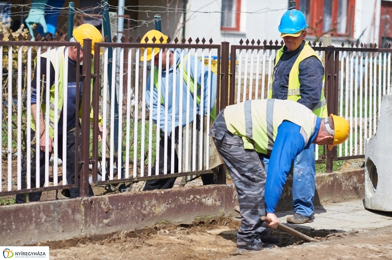 Helyszíni bejárás a Füzes utcán - fotó Szarka Lajos