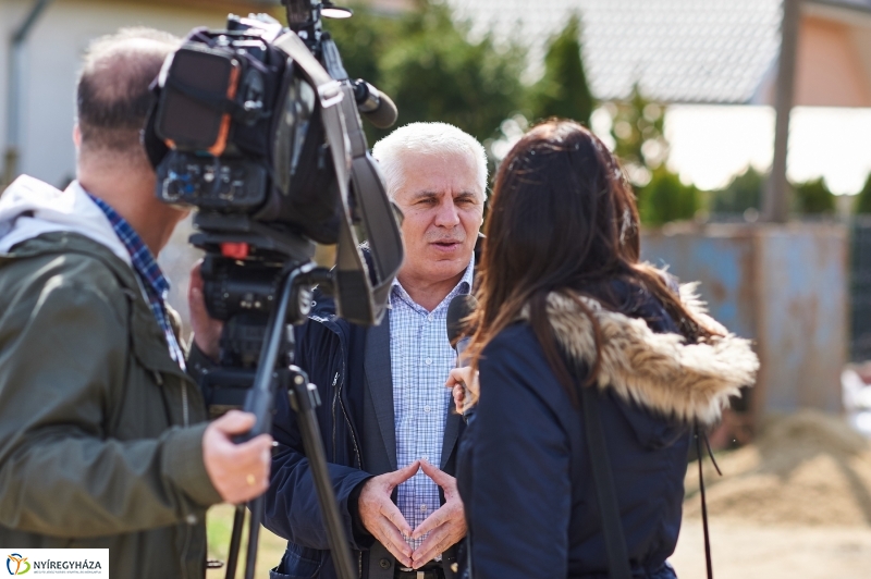 Helyszíni bejárás a Füzes utcán - fotó Szarka Lajos