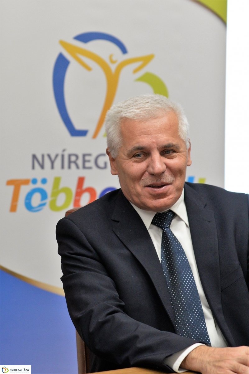 Hiszek benned program - bejelentés a Városházán - fotó Trifonov Éva