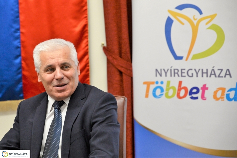 Hiszek benned program - bejelentés a Városházán - fotó Trifonov Éva