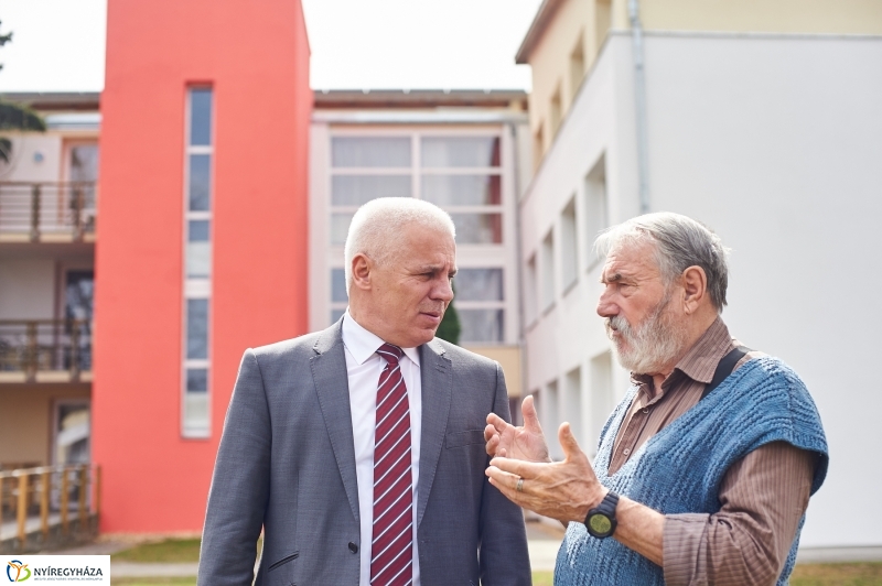 Felújítás a Szivárvány Idősek Otthonában - fotó Szarka Lajos