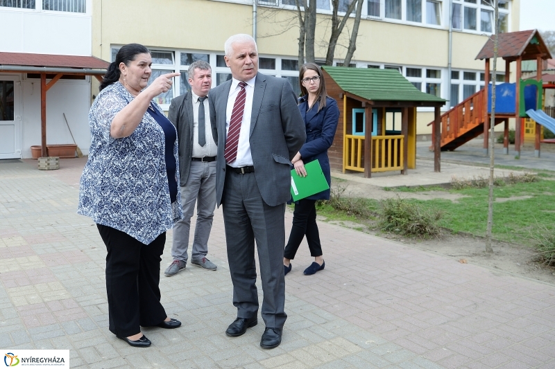 Óvodafejlesztés - szülői értekezlet a Kereszt utcán- fotó Trifonov Éva