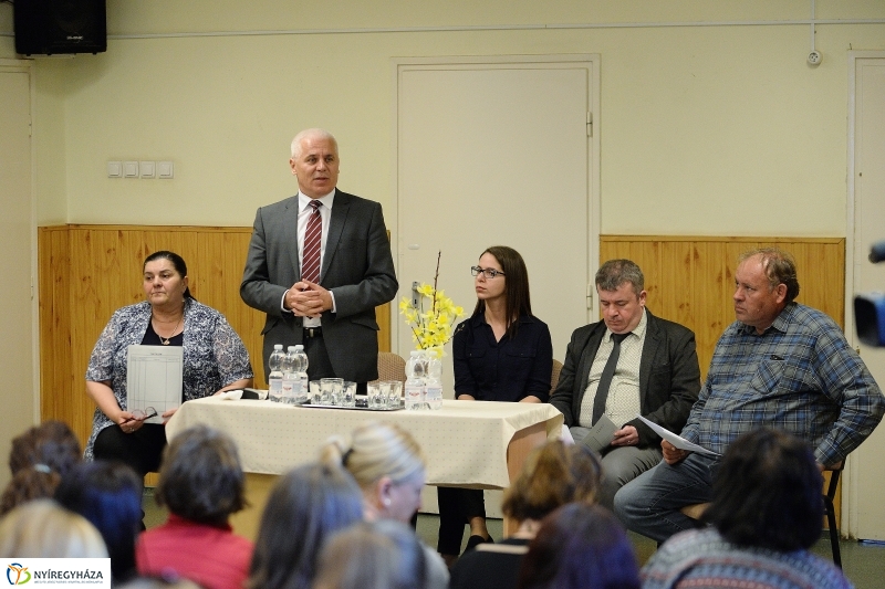 Óvodafejlesztés - szülői értekezlet a Kereszt utcán- fotó Trifonov Éva