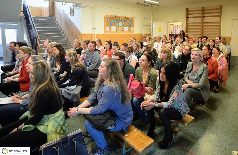 Óvodafejlesztés - szülői értekezlet a Kereszt utcán- fotó Trifonov Éva