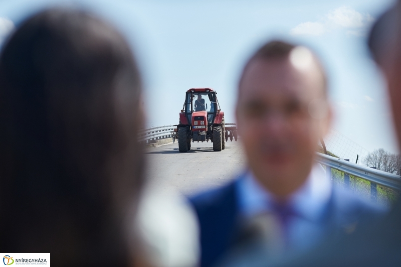 Kálmánházai felüljáró újra nyitása - fotó Szarka Lajos