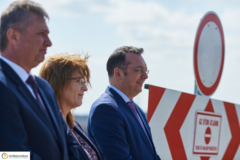 Kálmánházai felüljáró újra nyitása - fotó Szarka Lajos